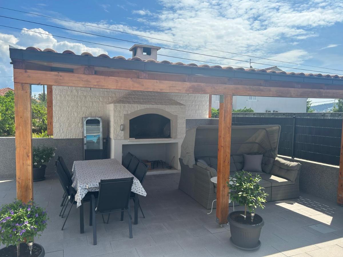 Villa Apartment Aa 2 Trogir Eksteriør bilde