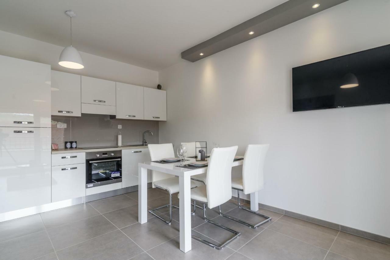 Villa Apartment Aa 2 Trogir Eksteriør bilde