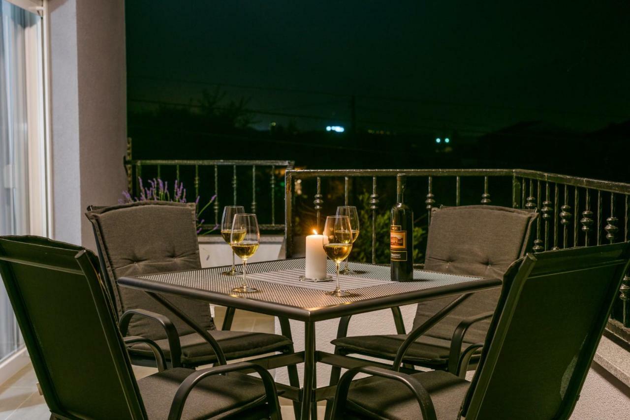 Villa Apartment Aa 2 Trogir Eksteriør bilde