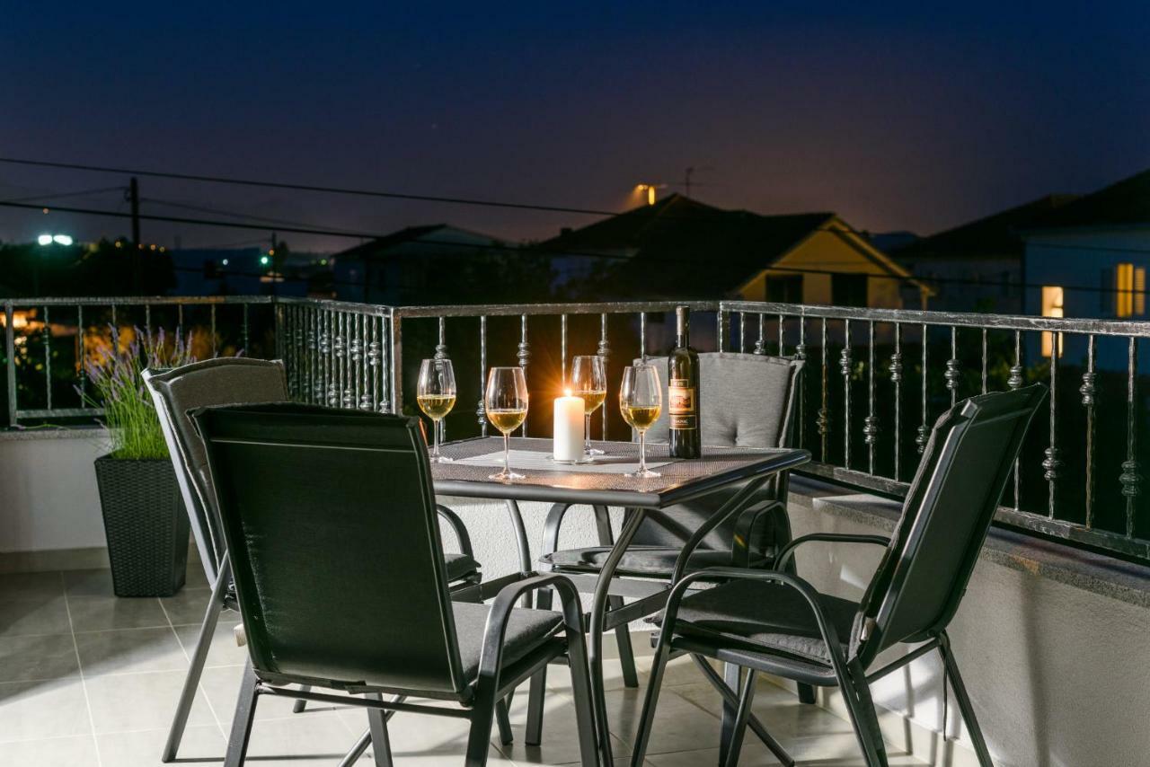Villa Apartment Aa 2 Trogir Eksteriør bilde